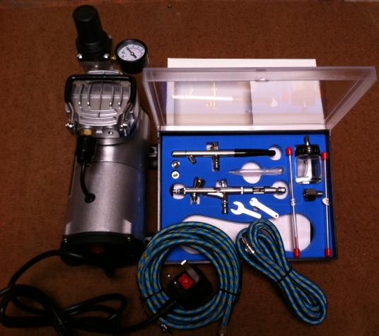 AMA-18 Air Compressor + AMA-280K (w/ two Airbrush Kits) + 2 Hoses